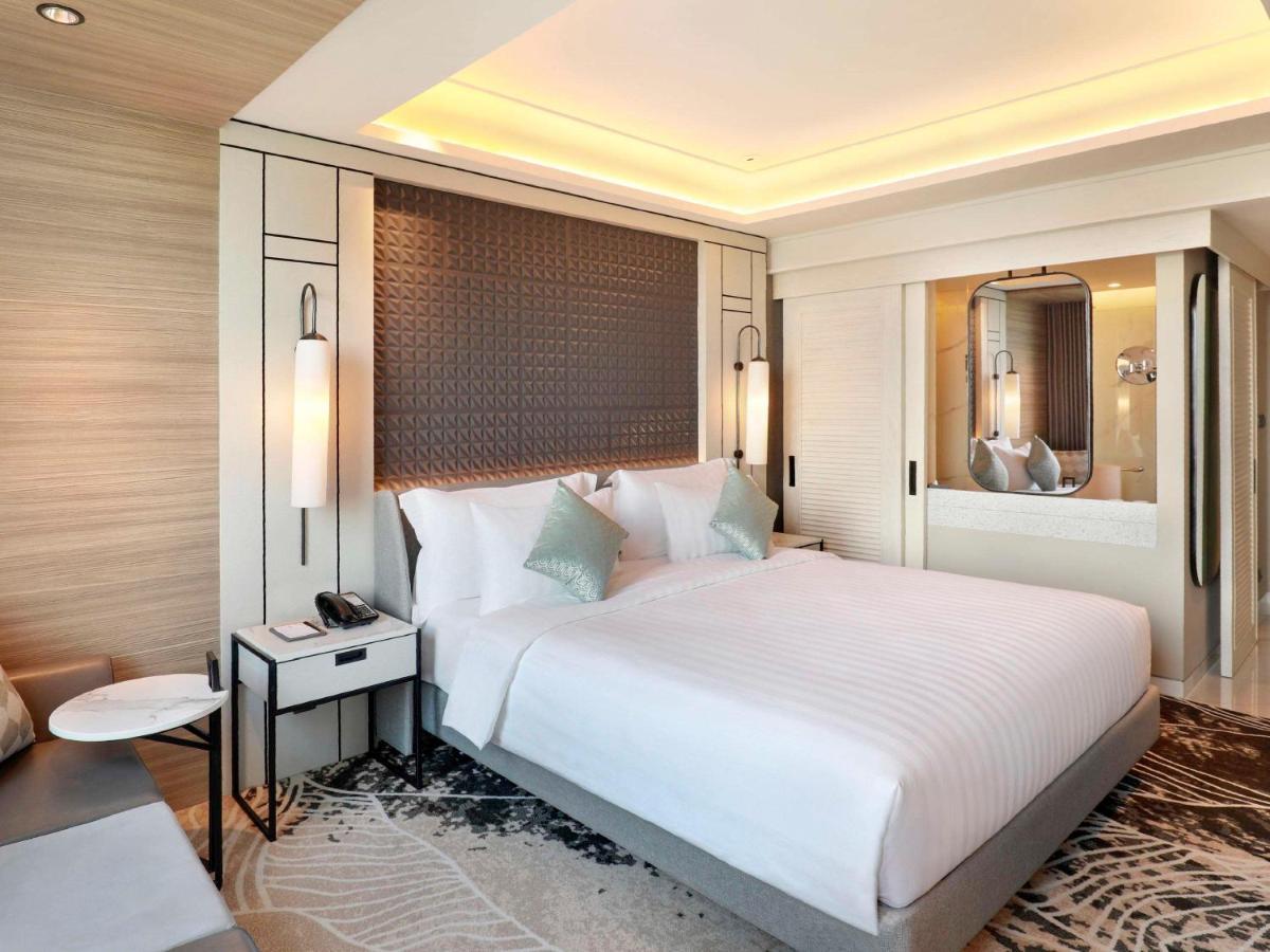 Movenpick Surabaya City Esterno foto