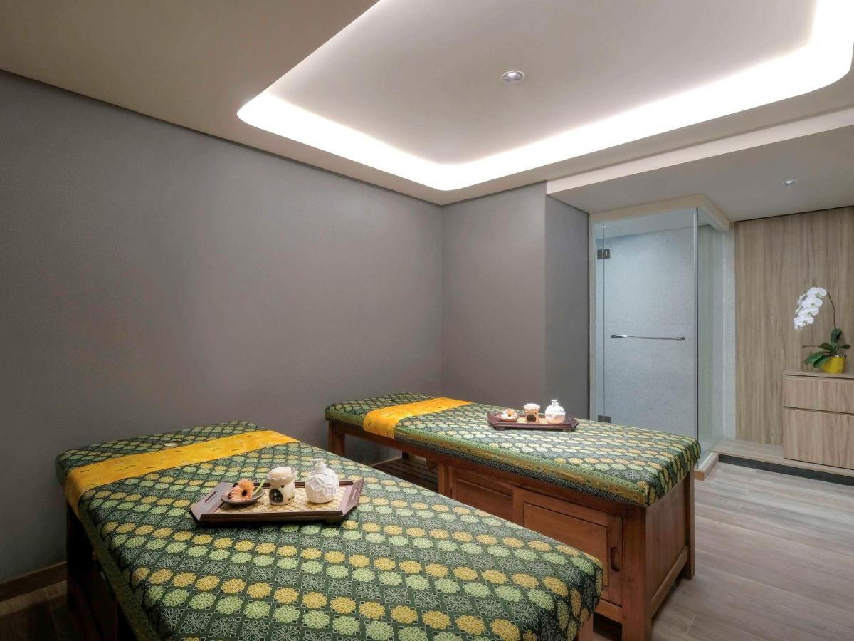 Movenpick Surabaya City Esterno foto