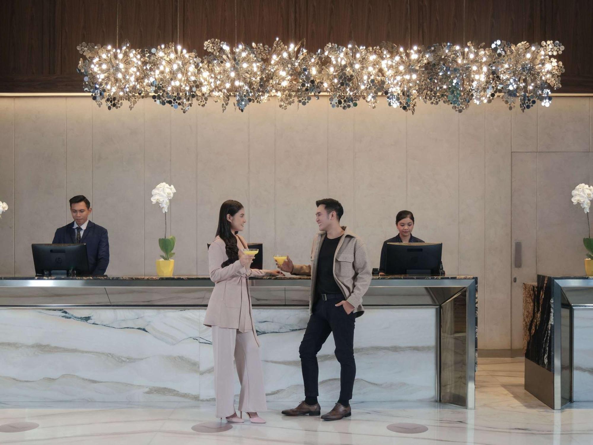 Movenpick Surabaya City Esterno foto