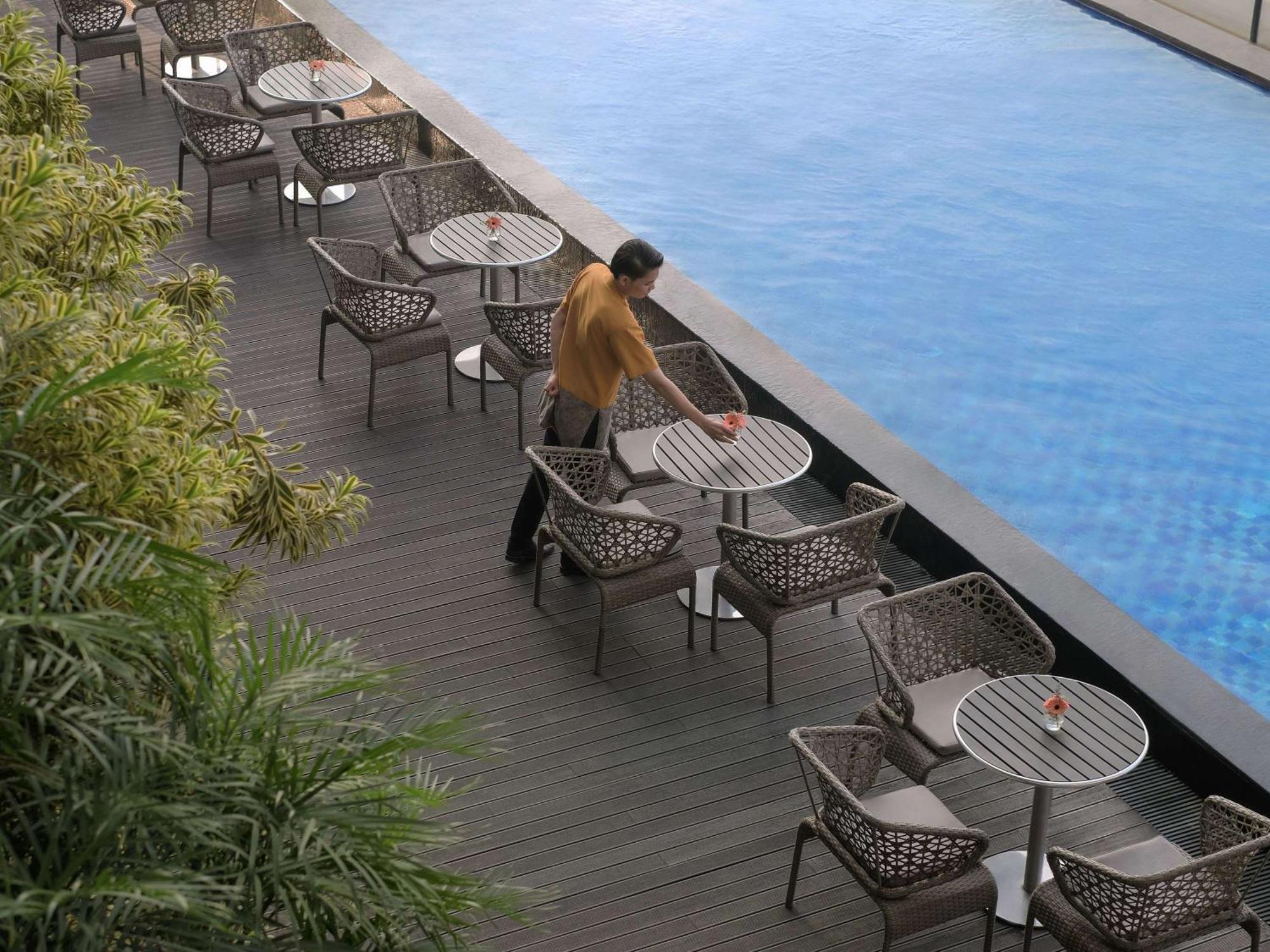 Movenpick Surabaya City Esterno foto