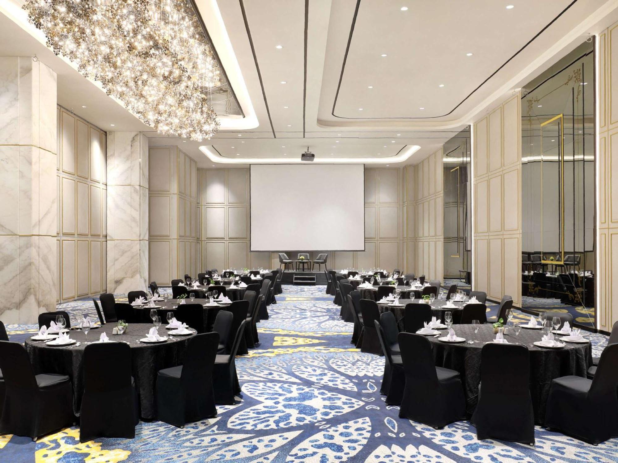 Movenpick Surabaya City Esterno foto