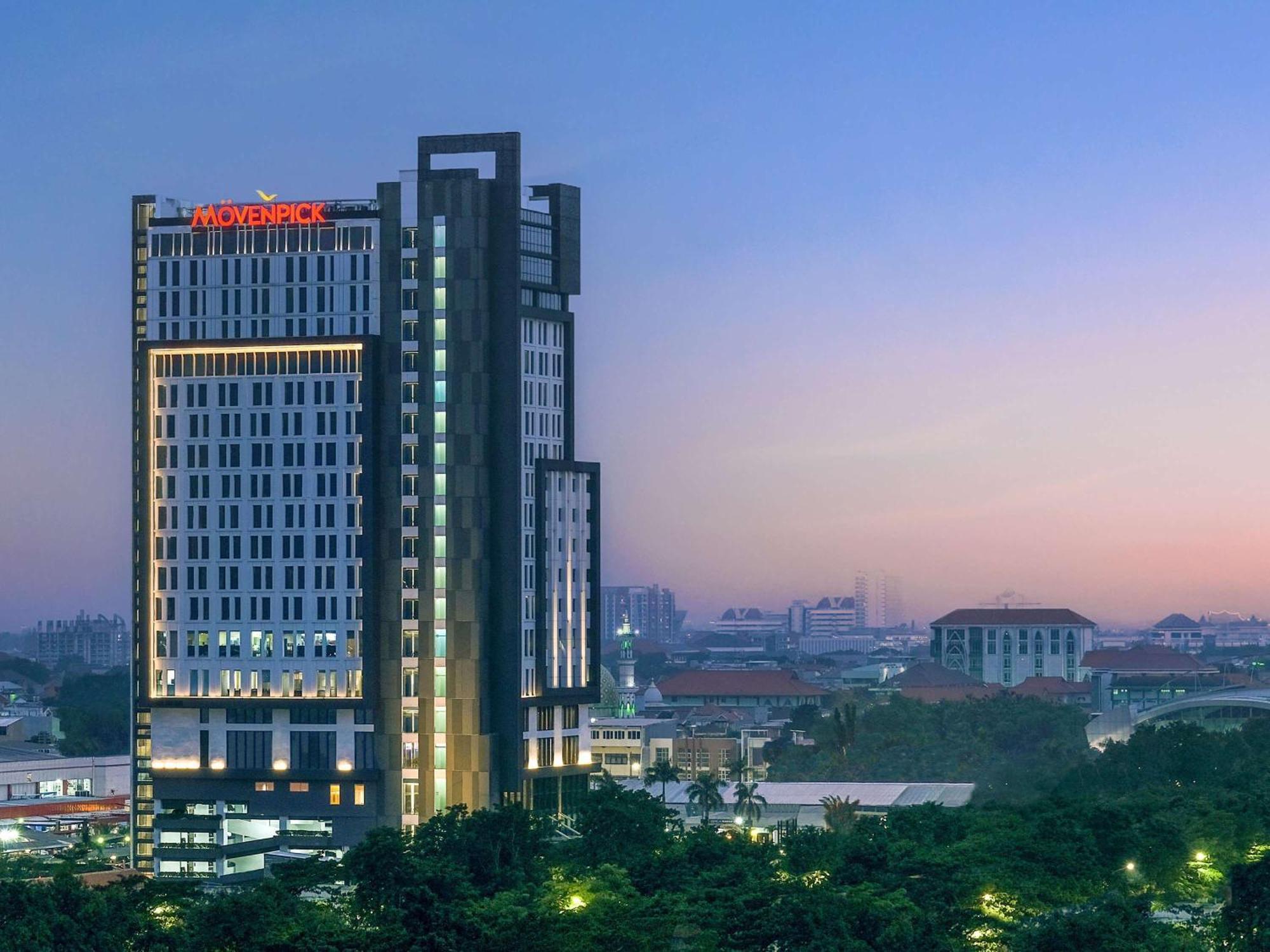 Movenpick Surabaya City Esterno foto