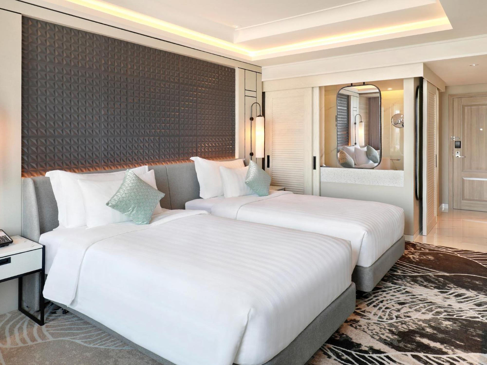 Movenpick Surabaya City Esterno foto