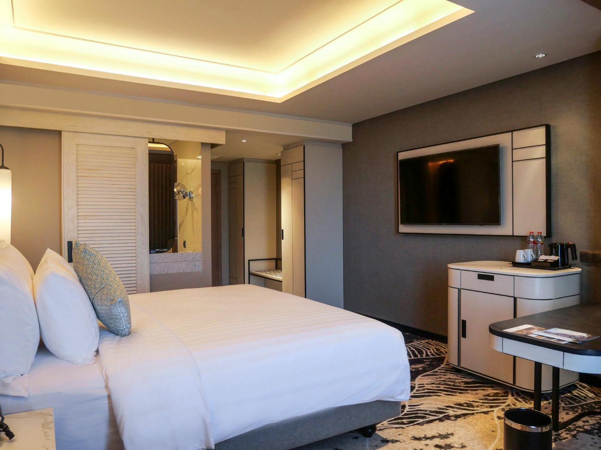 Movenpick Surabaya City Esterno foto