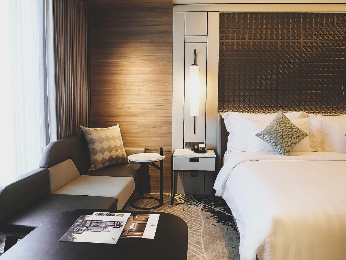 Movenpick Surabaya City Esterno foto