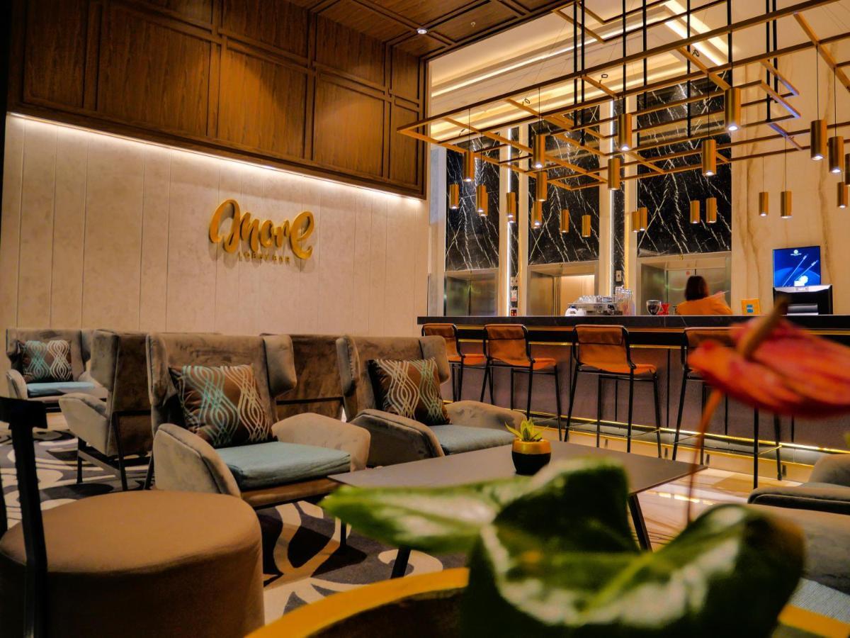 Movenpick Surabaya City Esterno foto