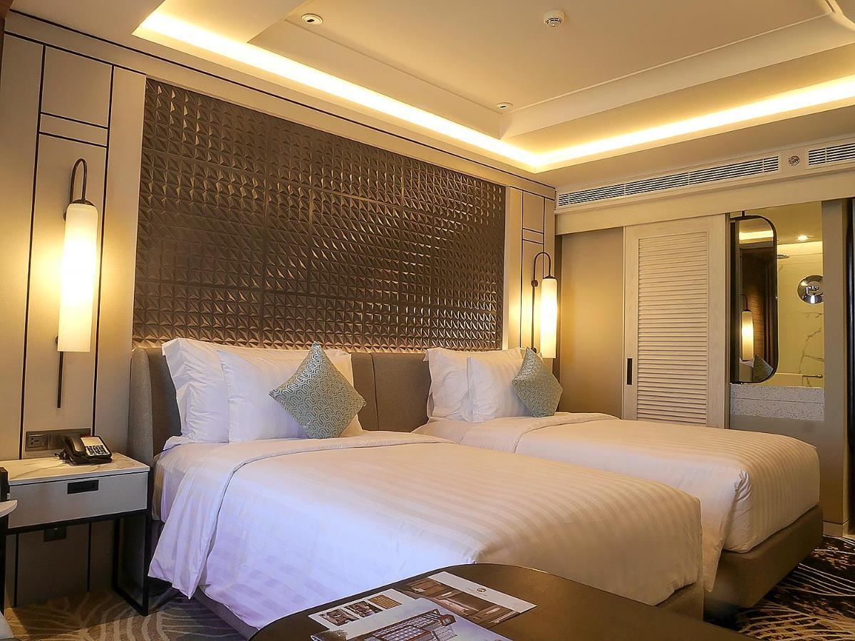 Movenpick Surabaya City Esterno foto